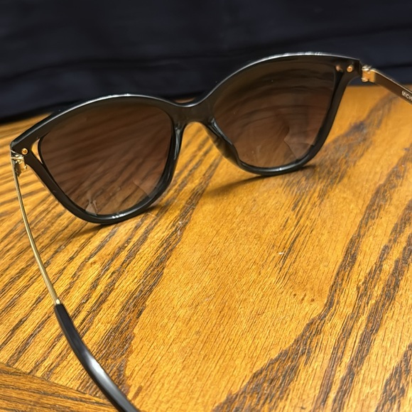 Michael Kors 54mm Gradient Cat Eye Sunglasses Black and Gold NWOT - Picture 4 of 11
